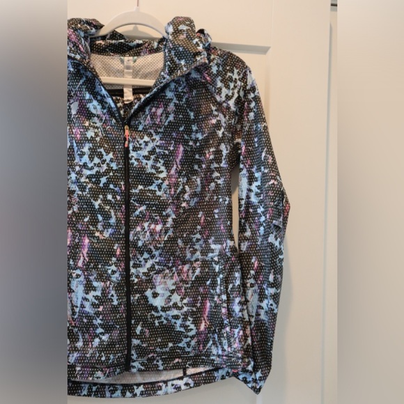 Lululemon rain coat size 6 - Picture 6 of 8